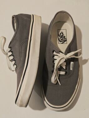 Vans Authentic Charcoal Grey Low Top Canvas Skate Sneakers Womens 9 / Mens 7.5